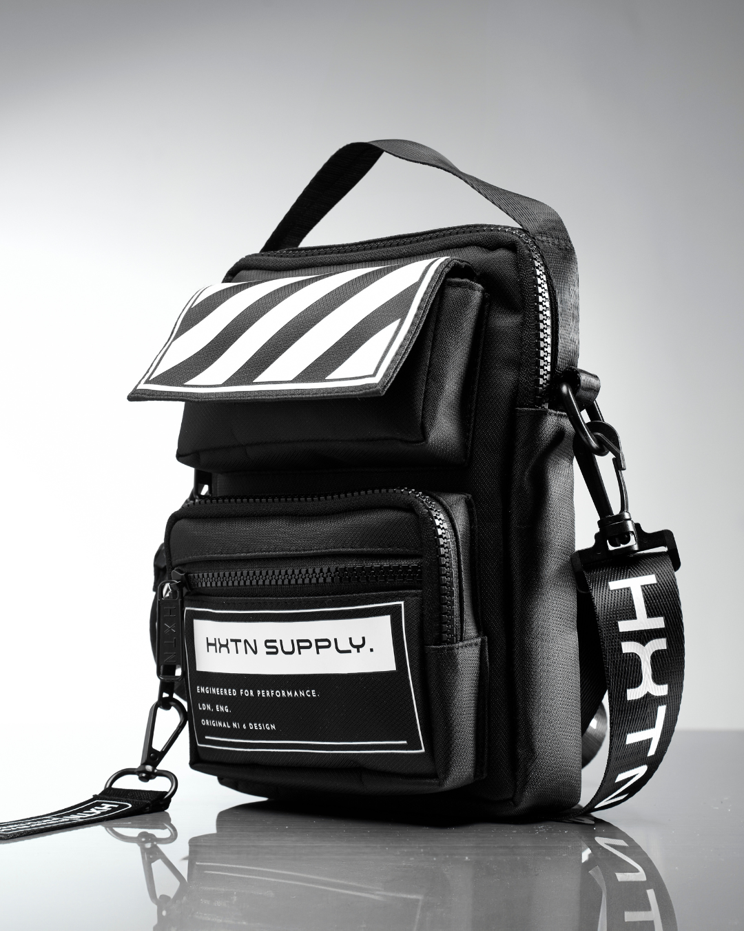 Black Tempo 3L Performance Shoulder Bag