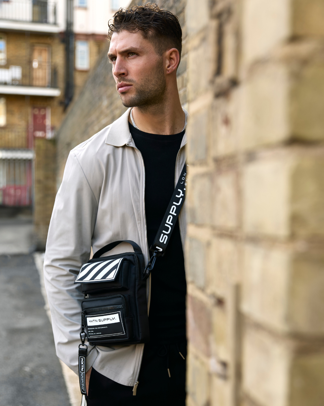 Black Tempo 3L Performance Shoulder Bag