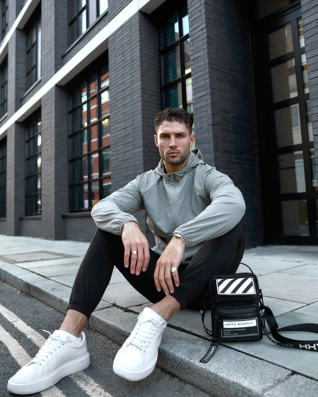 Black Tempo 3L Performance Shoulder Bag