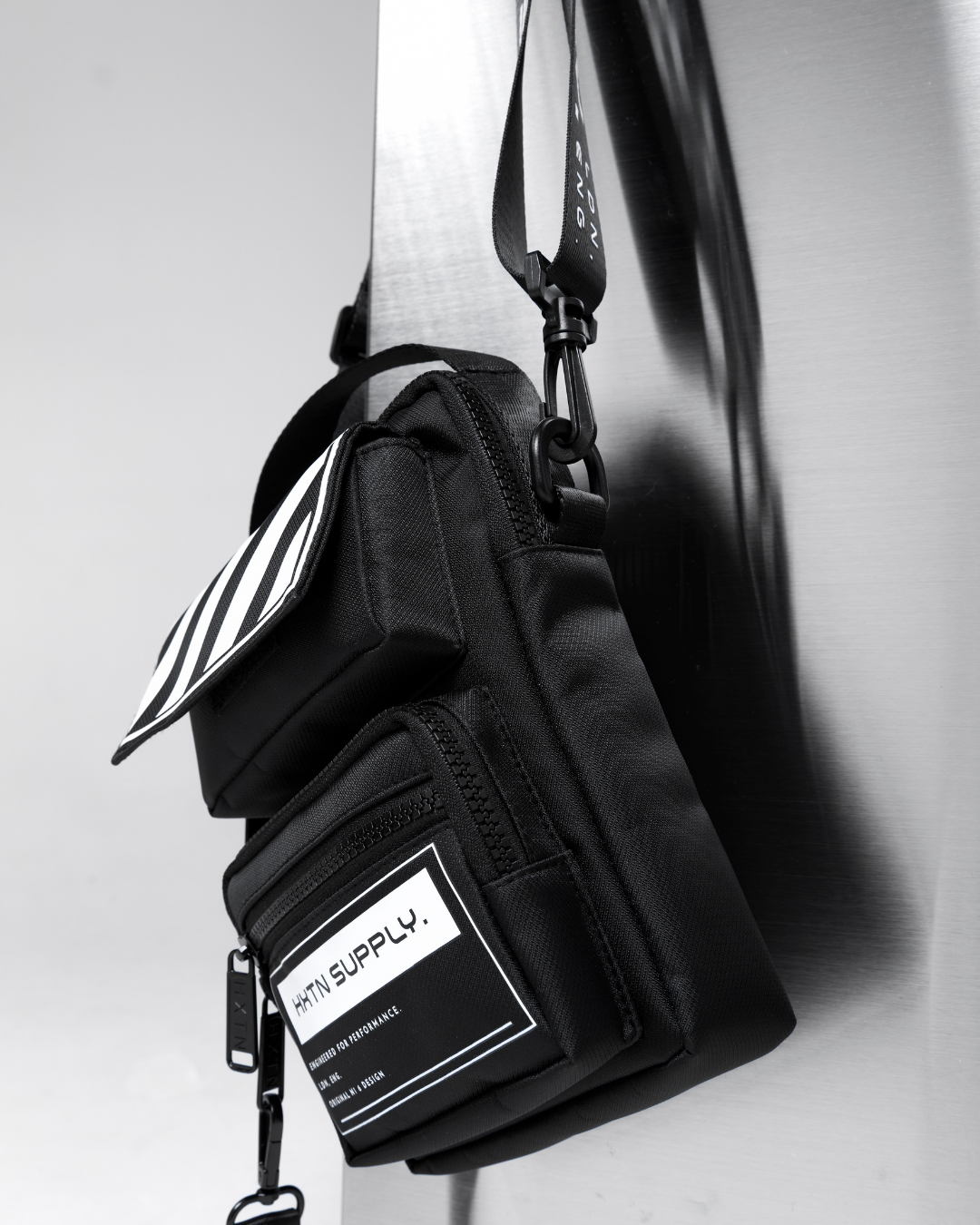 Black Tempo 3L Performance Shoulder Bag
